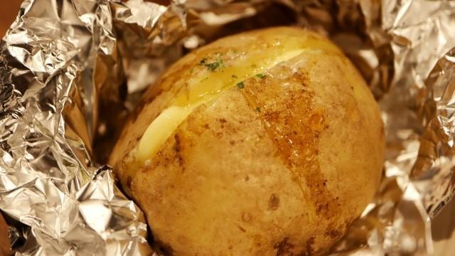 お祭りの定番！じゃがバター×ビール